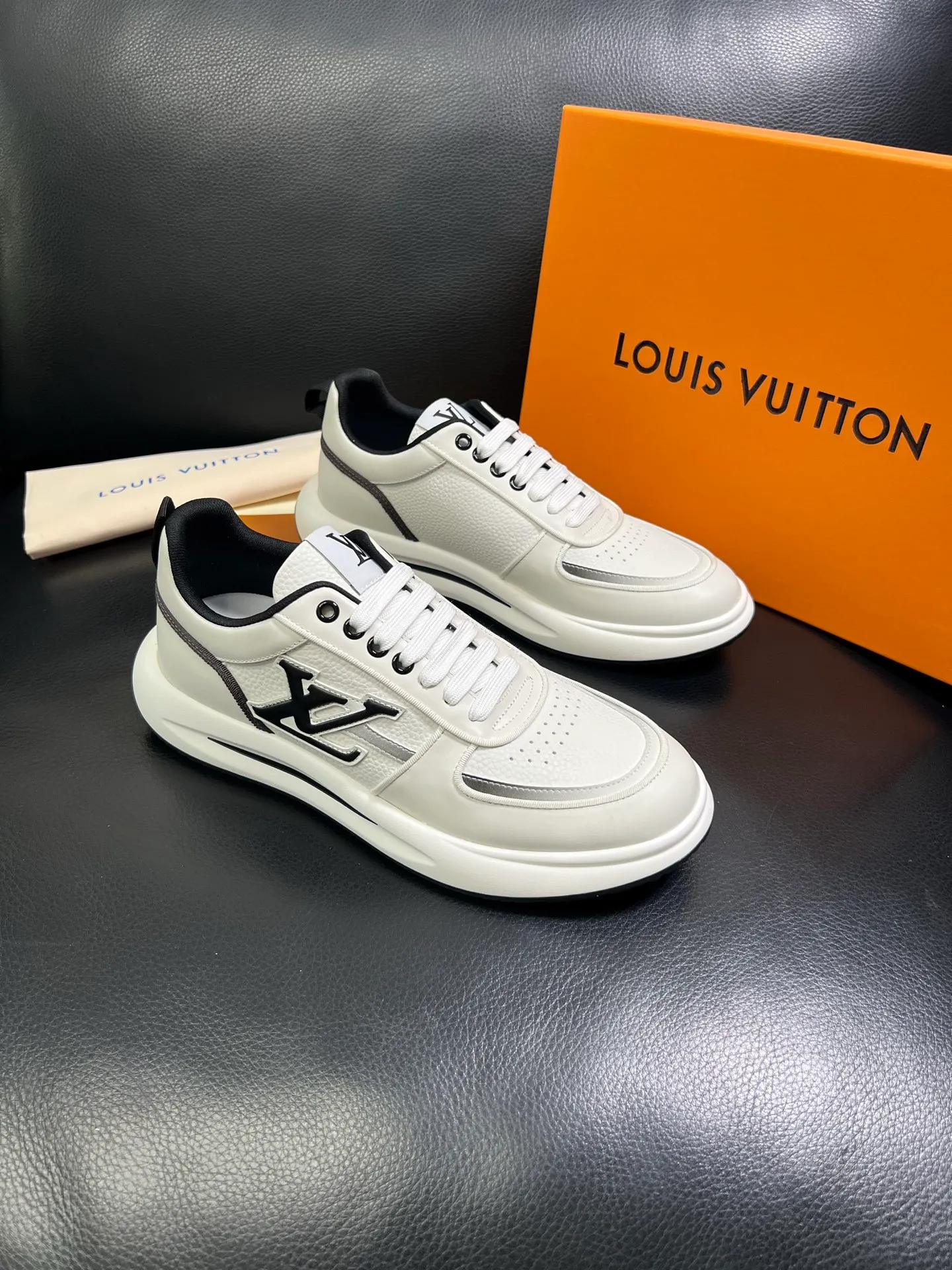 Men's shoes💰800 Lv 🔍Top purchasing agent🇮🇹 Louis Vuitton, the sports sneaker counter is synchronized, the uppers are imported from Italy, high-quality splicing colorful and complex crafts, the imported mesh padding is soft and comfortable, soles: original soles specially provided by the original factory, T men's men's shoes 💰U exclusive movable molded soles are super comfortable, original factory and single goods, 🔍🔍high quality, you can enter and exit the counter at will, welcome to compare, code number 38-44 (customized 45) 85871